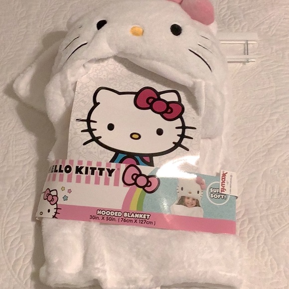 🆕 Hello Kitty 🎀 White Plush Hooded Blanket - Picture 1 of 4